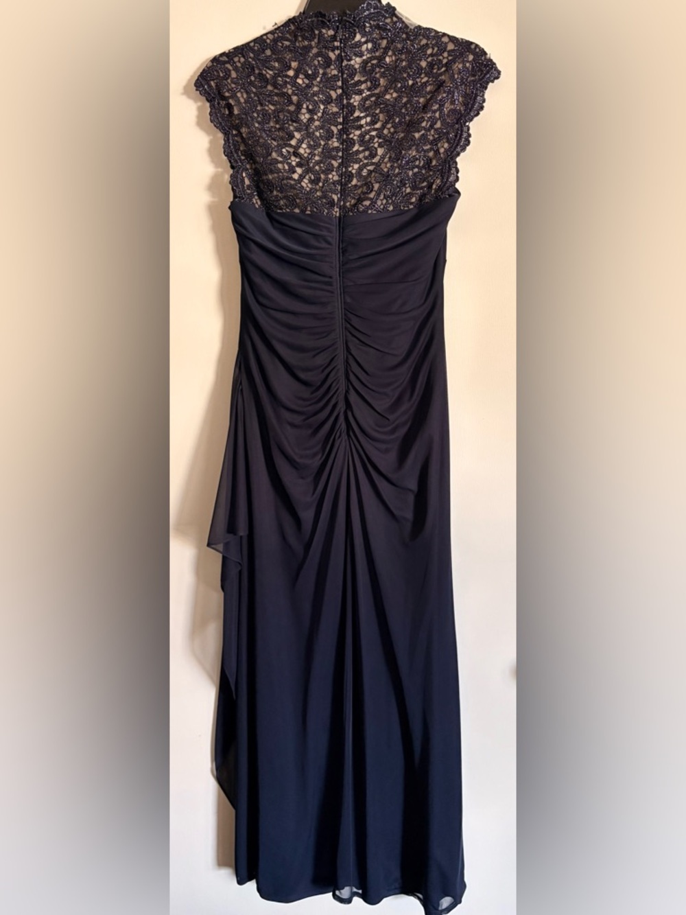 Xscape Navy Lace Cap-Sleeve Chiffon Evening Gown. SIZE 10 - Picture 3 of 4